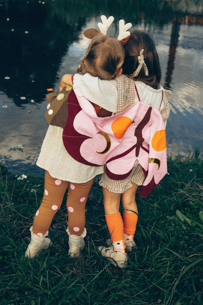 Skrzydła ćmy dla dziewczynki – przebranie na bal