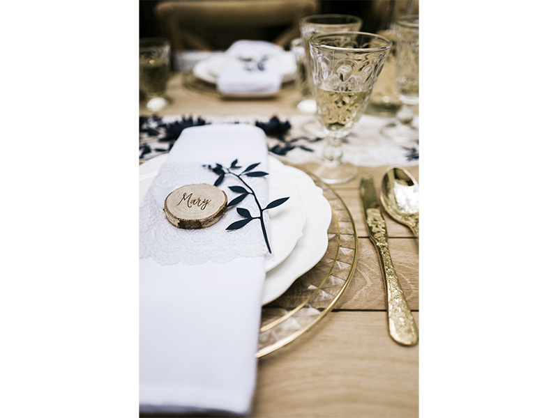 Dekoracyjne gałązki z listkami ciemnogranatowe – zdjęcie 3