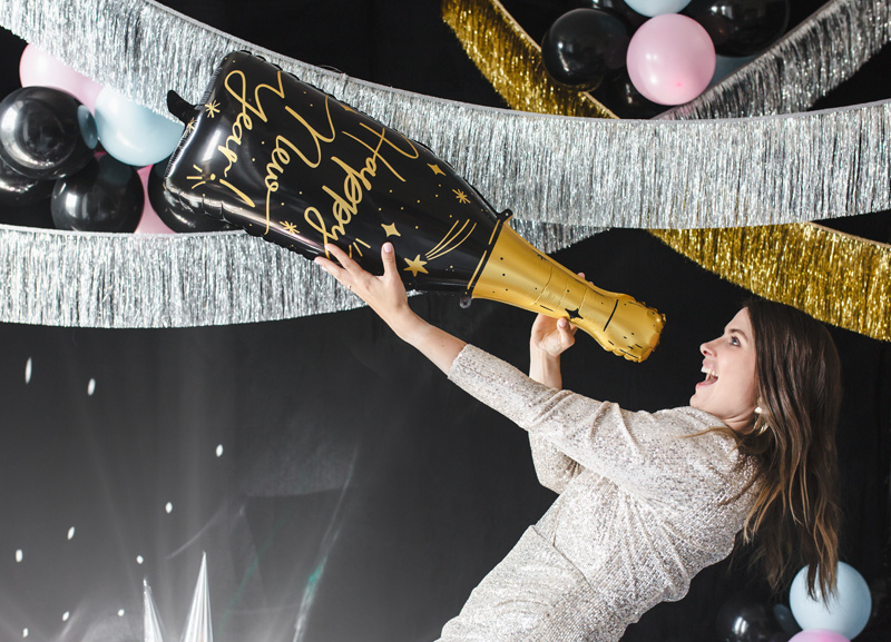 Balon foliowy Butelka Happy New Year – łatwe napełnianie